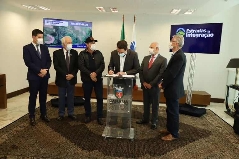 Governo libera R$ 9 milhões para revitalização de estradas rurais em 10 municípios; Guaíra receberá R$ 1,5 milhão