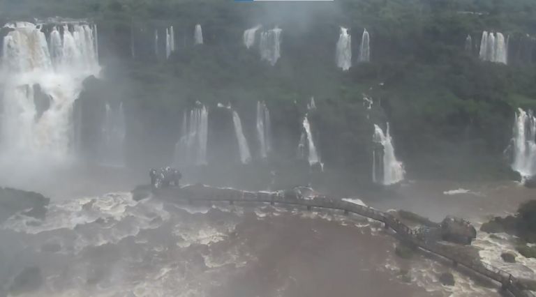 Imagens mostram vazão das Cataratas do Iguaçu acima da média normal