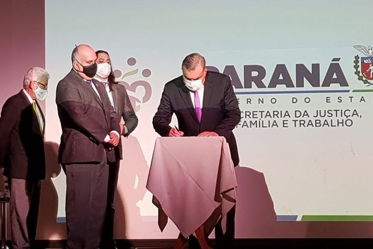 Estado formaliza destinação de R$ 20,7 milhões de multas de bancos para cirurgias eletivas