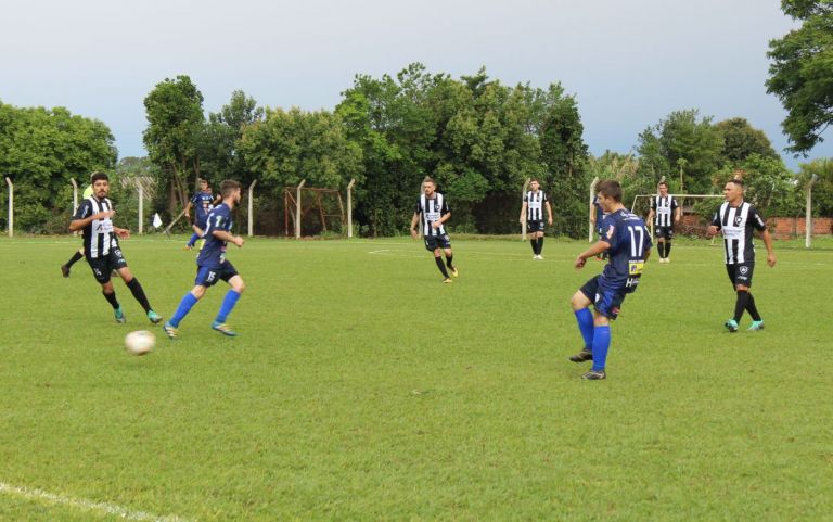 Zé Colmeia faz dois e Botafogo goleia na abertura do Municipal de Futebol Amador de Marechal Rondon