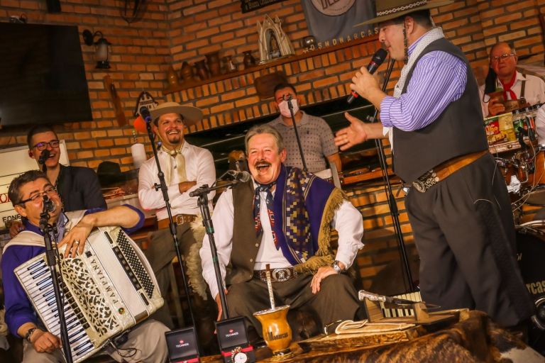 Retomada de eventos em Cascavel tem agenda de shows que vai de Os Monarcas a Paulo Ricardo