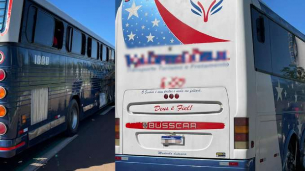 Receita Federal apreende dois ônibus com R$ 500 mil em mercadorias irregulares