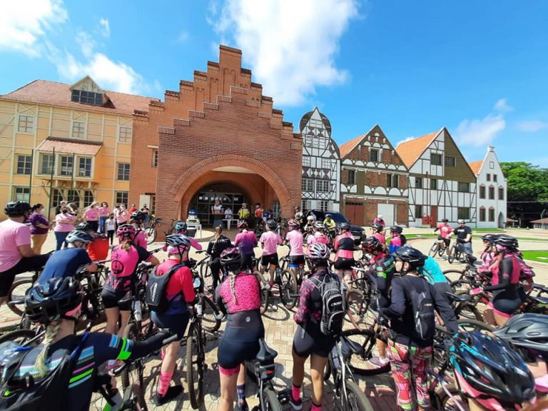 Passeio ciclístico do Outubro Rosa mobiliza rondonenses
