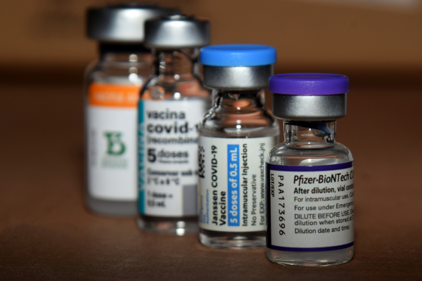 Intervalo entre doses de vacina da AstraZeneca contra Covid-19 é reduzido