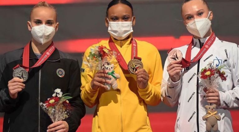 Rebeca Andrade conquista ouro e prata no Mundial de Ginástica