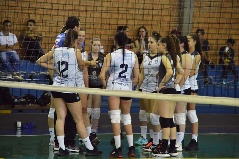 Santa Helena recebe Toledo pelo Estadual de Voleibol Feminino nesta quinta-feira