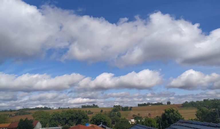 Domingo amanhece com sol entre nuvens em Marechal Rondon; máxima prevista é de 24°C