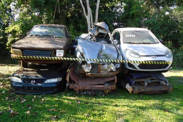 DER/PR realiza novo leilão de sucatas de veículos automotores dia 18 de outubro