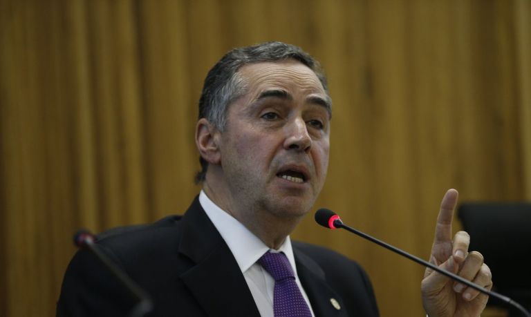 STF determina exigência de comprovante de vacina para entrar no país