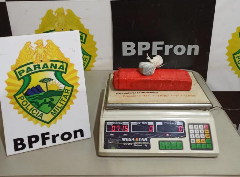 Tablete de maconha é localizado em área de mata em Guaíra; segundo BPFron, droga totalizou 715 gramas