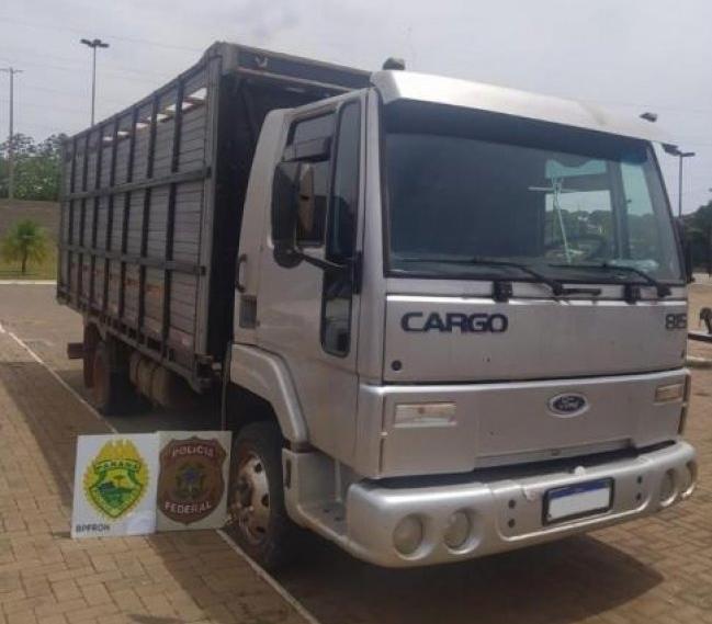 Homem é preso com caminhão carregado de cigarros em Mercedes