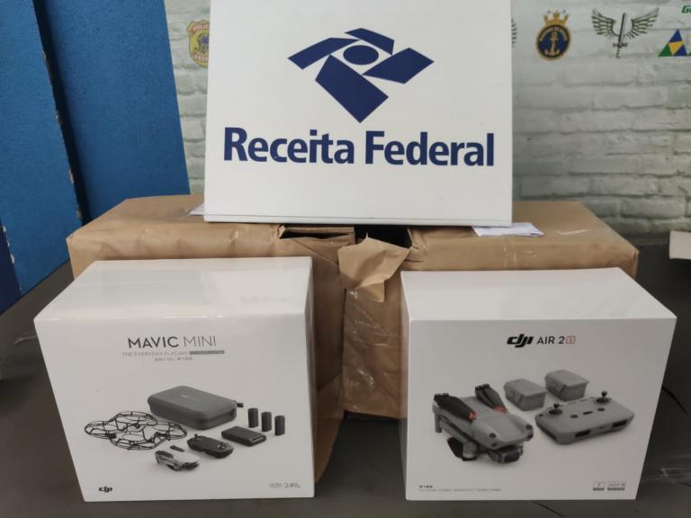 Receita Federal retém mercadorias com suspeita de irregularidades no Centro de Distribuição de Remessas Postais de Foz do Iguaçu