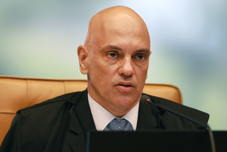 Moraes reforça que não há proibição de roupa verde e amarela para votar