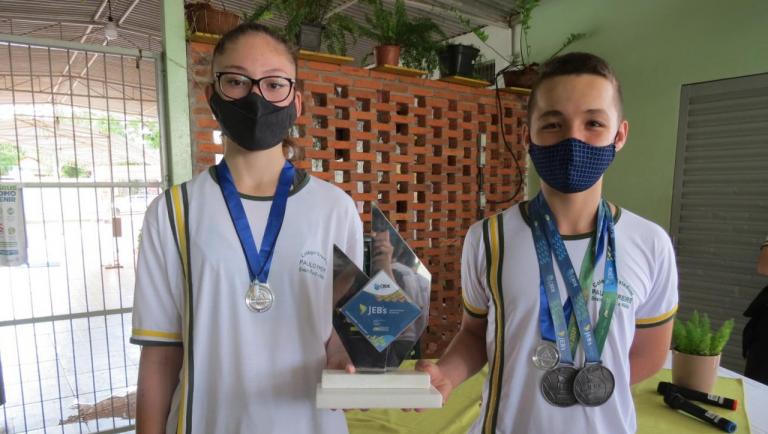 Atletas de badminton recebem menção honrosa por representarem Marechal Rondon nos Jogos Escolares Brasileiros