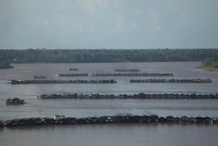 Garimpeiros ameaçam fazer “paredão de balsas” em frente à fiscalização no Rio Madeira
