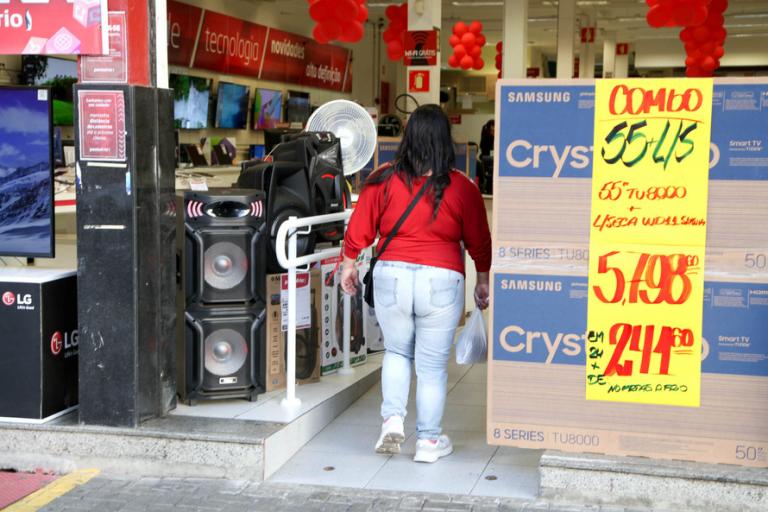 Paranaenses devem gastar mais nesta Black Friday
