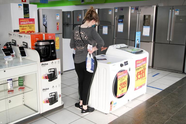 Confiança dos comerciantes paranaenses cai 1,1% em março