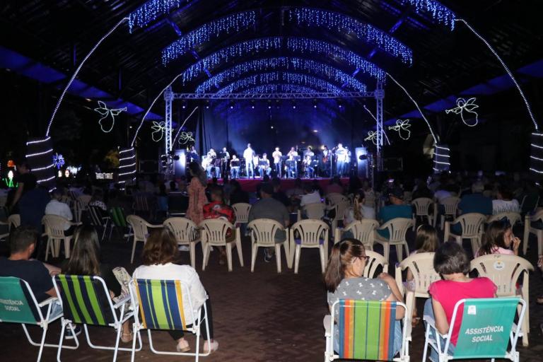 Após sucesso do concerto natalino, Pato Bragado prepara noite das lanternas