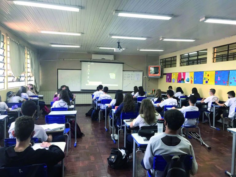 Retorno de aulas presenciais marcou o ano da comunidade escolar no Paraná