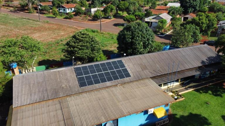 Escola do distrito de Candeia em Maripá é a primeira a receber painéis fotovoltaicos