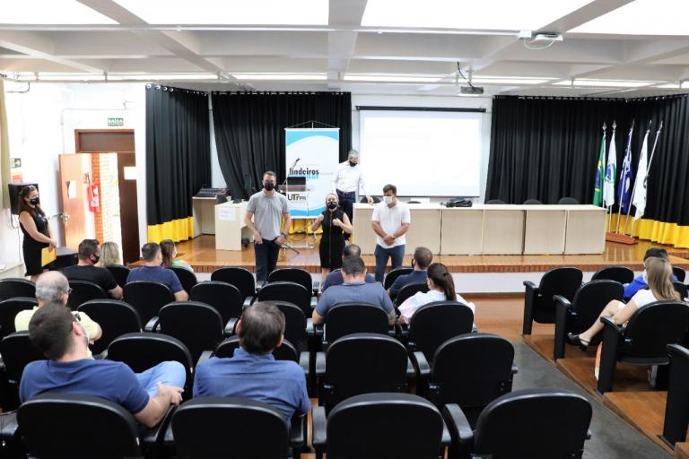 Servidores públicos dos municípios lindeiros participam de curso sobre IGM