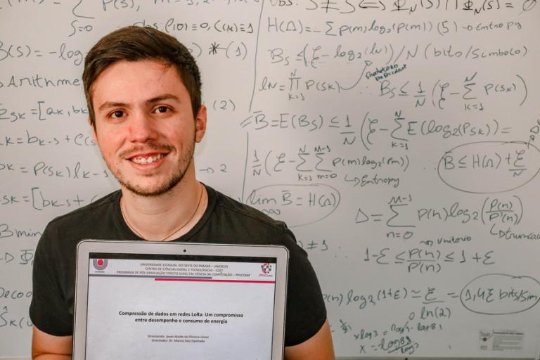 Primeiro aluno a concluir mestrado em Ciência da Computação da Unioeste tem estudo inovador