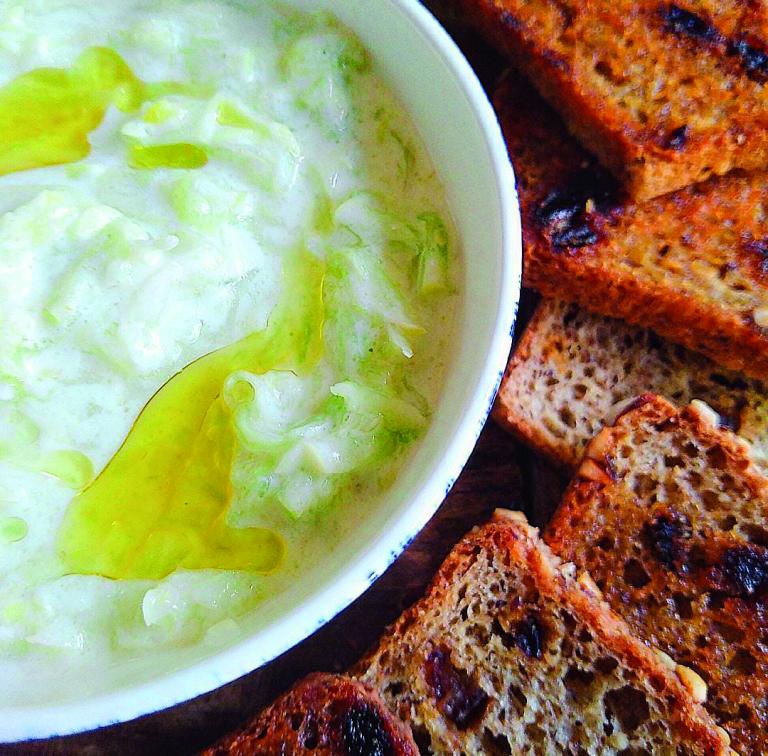 Pasta grega de pepino caipira
