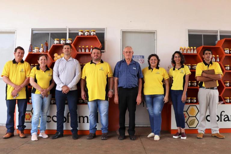 Coofamel reinaugura sede em Santa Helena e que investir em modernização