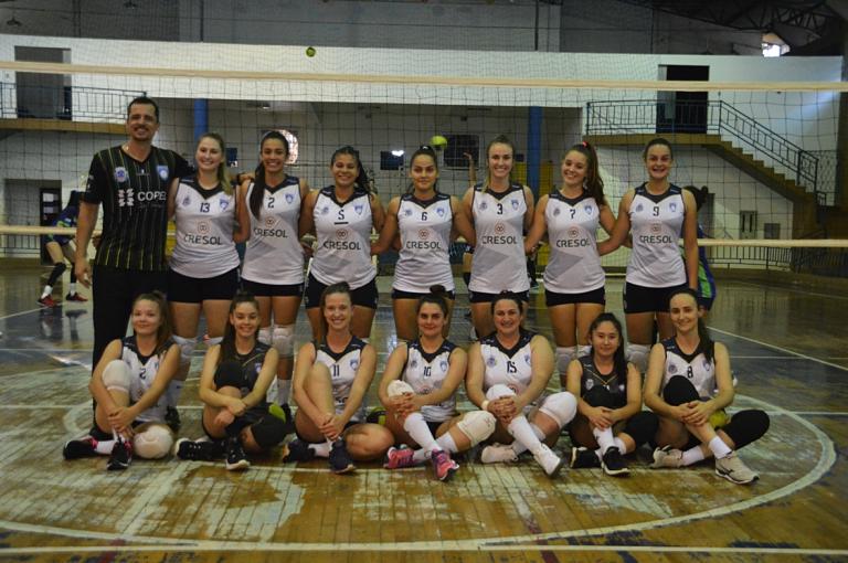 No feminino adulto e masculino Sub-19, Santa Helena entrou em quadra pelo Estadual de Voleibol