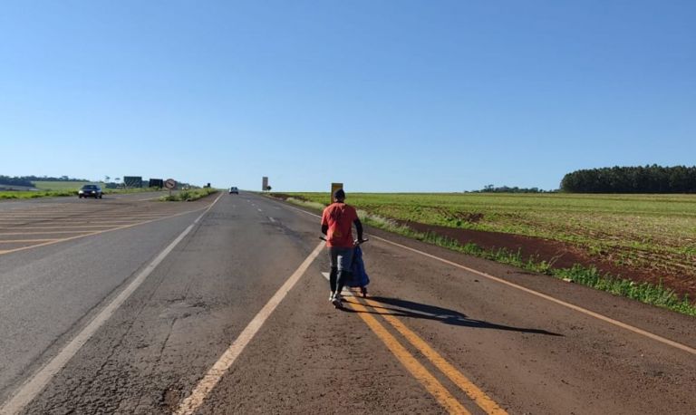 Mato-grossense pagador de promessas atravessa Estados, faz pausa em Marechal Rondon e segue com destino ao Chuí