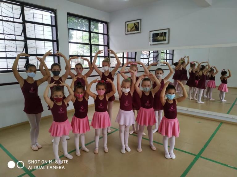 Colégio Rui Barbosa apresenta espetáculo de ballet “Emoções e Sentimentos”