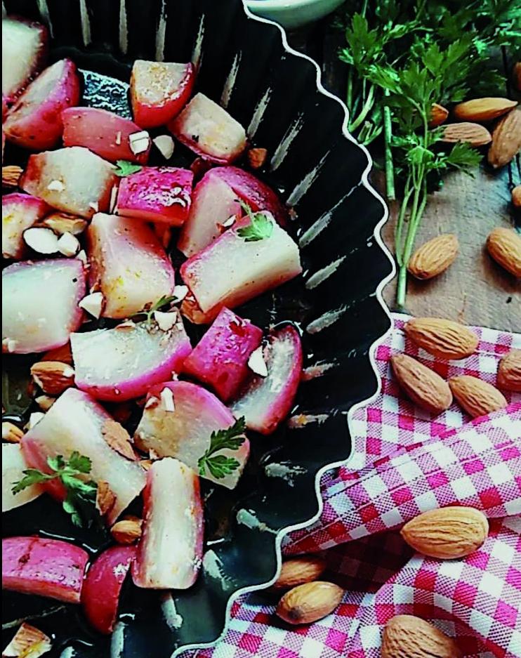 Salada de rabanete assado com molho balsâmico e mel