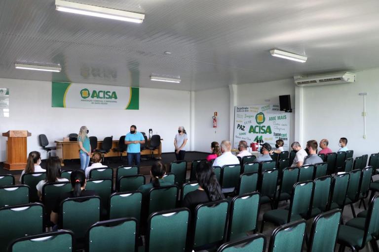 Fomento Paraná apresenta linhas de crédito empresarial em Santa Helena