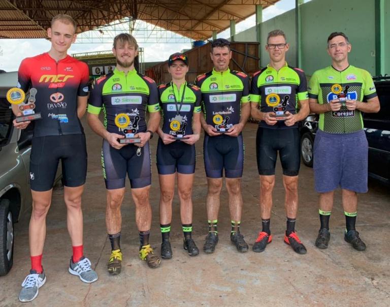 Oito rondonenses conquistam pódio em prova regional de mountain bike