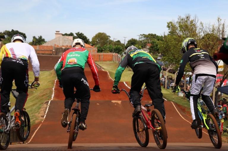 Pratas da casa sobem no pódio na Copa Marechal/Max Mülling de Bicicross