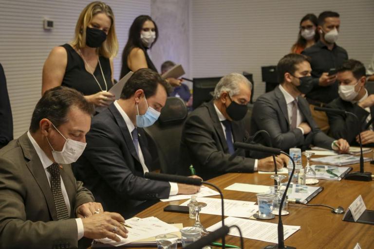 Codesul firma cooperação com cinco instituições para fortalecer desenvolvimento regional