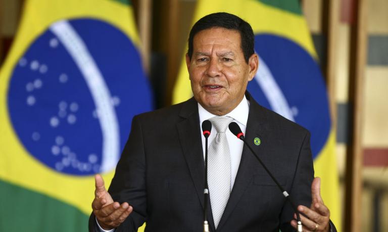 Mourão assume a Presidência da República após viagem de Bolsonaro: “Tudo vai ficar calmo e tranquilo”