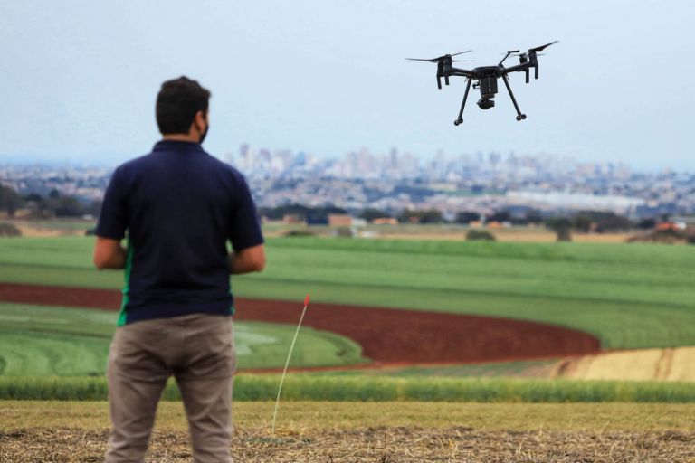 Piloto de drone está entre os 25 cargos em alta no país, aponta pesquisa