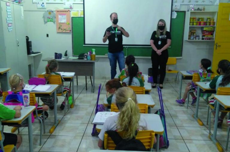 Sicoob Confiança promove ações alusivas à 8ª Semana Nacional de Educação Financeira