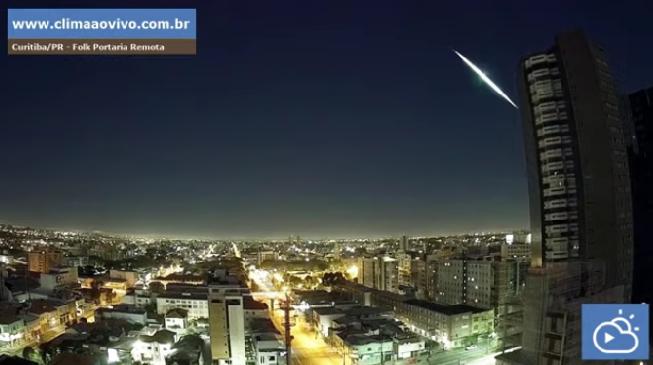 Câmeras registram passagem de meteoro no Brasil