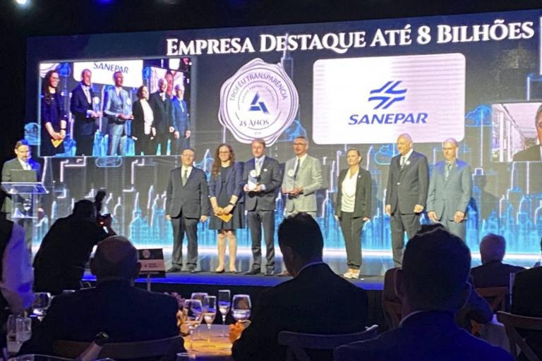 Sanepar recebe reconhecimento por se destacar com melhor demonstração contábil