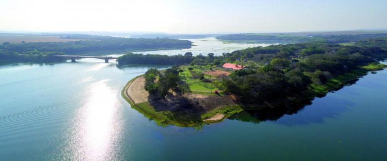 Temporada de verão na praia de Entre Rios do Oeste está aberta