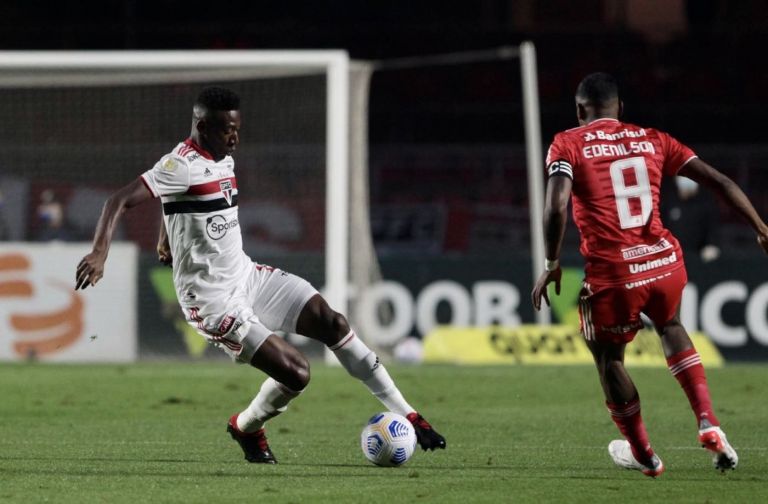 São Paulo vence Inter e mantém vivo o sonho de alcançar Libertadores