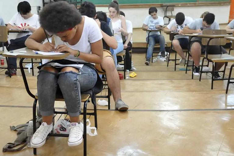 Vestibular 2022 da UEL registra mais de 22 mil candidatos, número superior aos últimos anos