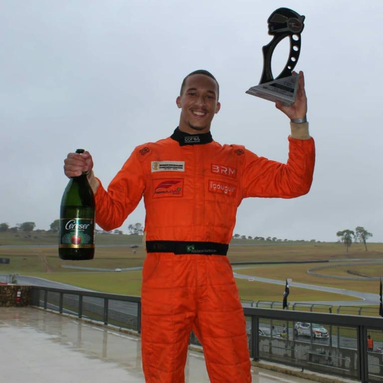 Da periferia de SP, Wallace Martins se inspira em heptacampeão inglês