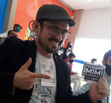 Engenheiro com paralisia cria dispositivos para deficiência física