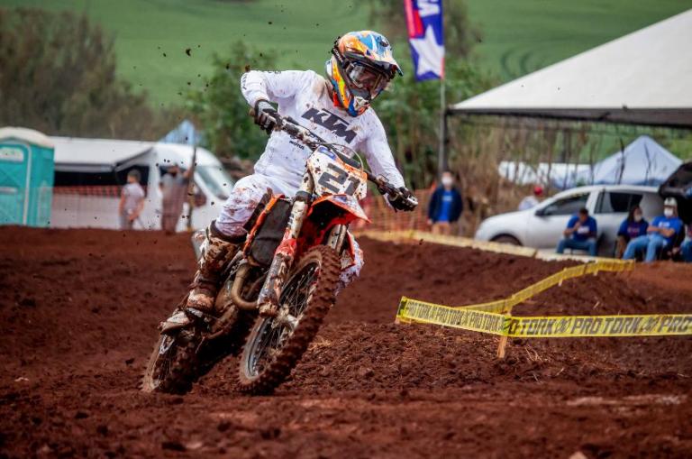 Willian Guimarães é campeão antecipado no Paranaense de Motocross