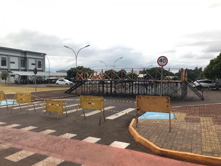 Estrutura para o Auto de Natal começa a ser montada em Mercedes