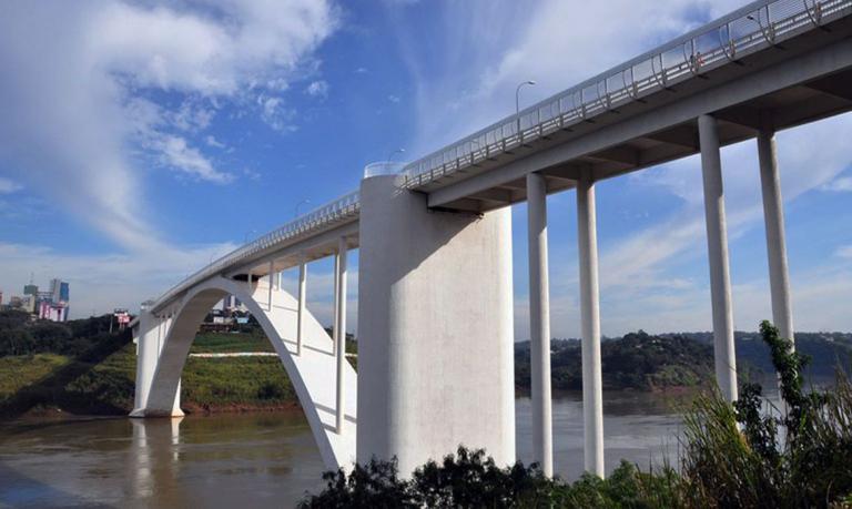Ponte Internacional da Amizade completa 57 anos