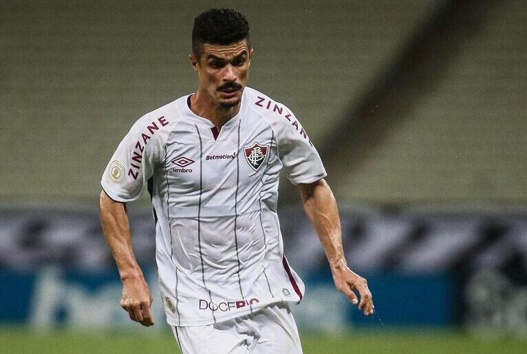 Coritiba fecha a contratação do lateral Egídio para 2022